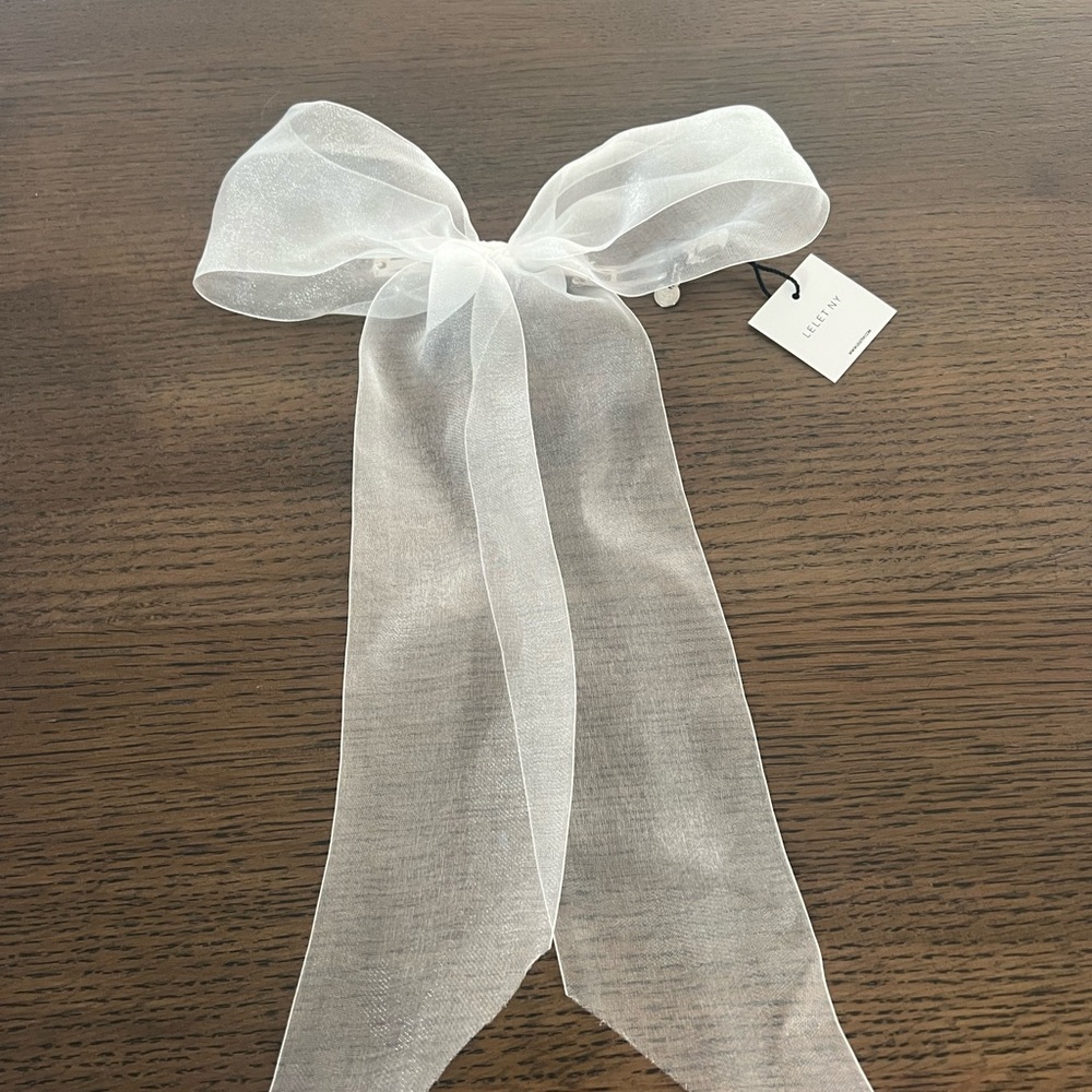 New With Tags Lelet Bow White